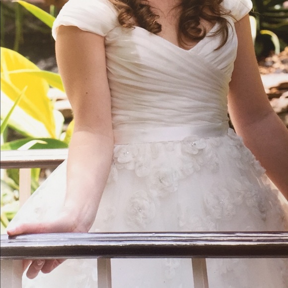 Christos wedding dress - Picture 8 of 8